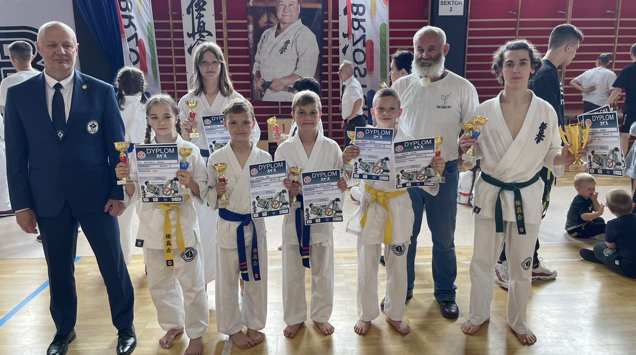 Read more about the article Zawody karate w Brzostku